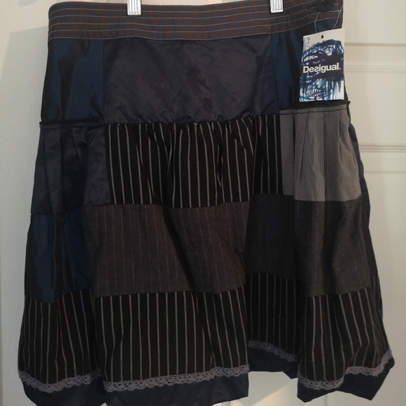 Desigual skirt size 40 bnwt - Picture 3 of 4